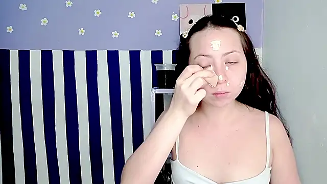 PetiteIvoryQueen19 online show from 04-13-26, 04:40