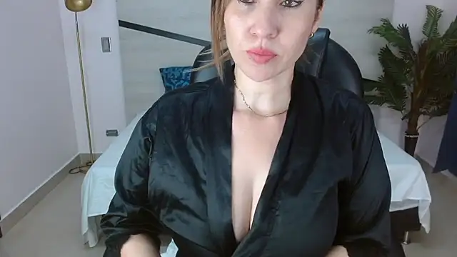 adhara cortez online show from 07-06-26, 08:33