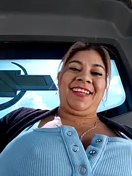 Laura-Hernandez online show from 12-18-25, 03:18