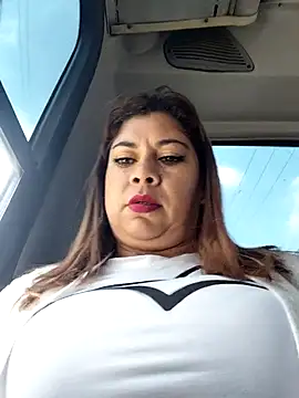 Laura-Hernandez online show from 03-26-26, 02:33