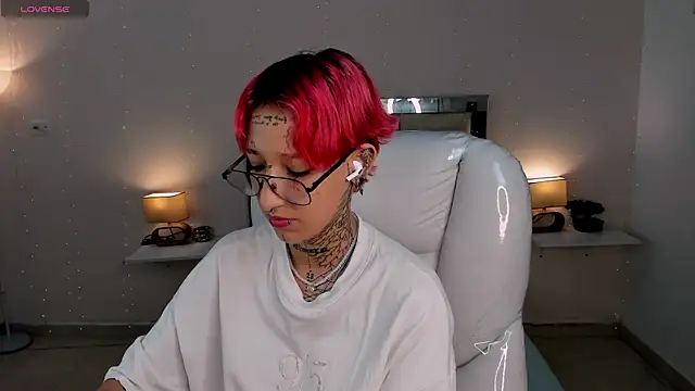 ravengreen  online show from 01-30-25, 12:07