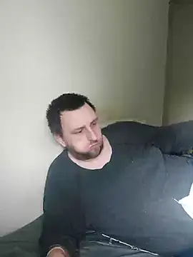 Snapshot of HE-M123 chatting on 01-04-25, 10:27 HE-M123 online show from 01-04-25, 10:27