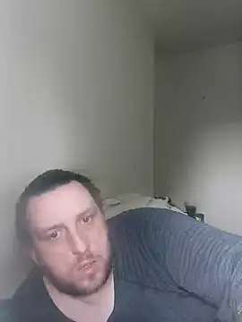 Snapshot of HE-M123 chatting on 01-05-25, 11:37 HE-M123 online show from 01-05-25, 11:37