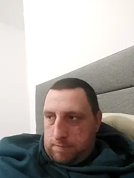 Snapshot of HE-M123 chatting on 12-20-25, 07:21 HE-M123 online show from 12-20-25, 07:21