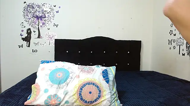 Snapshot of jeff_and_jade chatting on 11-09-25, 03:27 jeff and jade online show from 11-09-25, 03:27