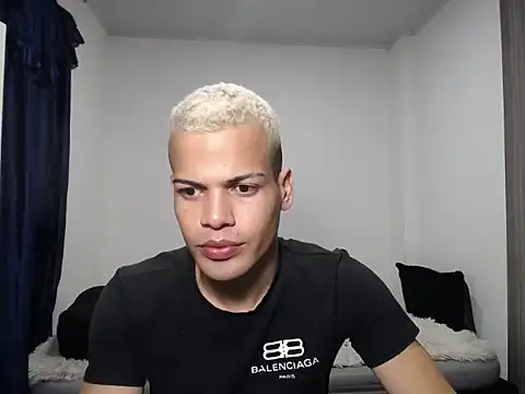 SWEET MIGUEL online show from 11-12-25, 03:07