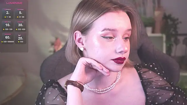 Snapshot of AdeleLoomis chatting on 01-23-25, 11:15 AdeleLoomis online show from 01-23-25, 11:15
