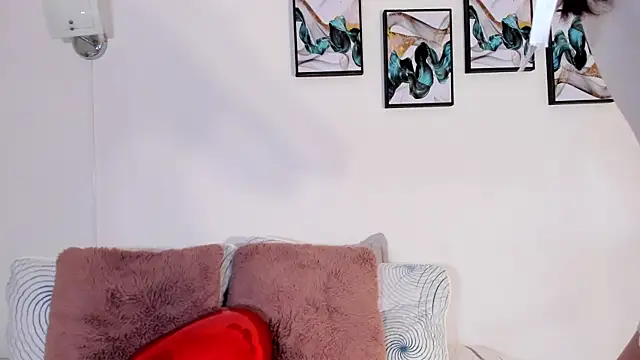 Maia W10 online show from 03-12-25, 12:47