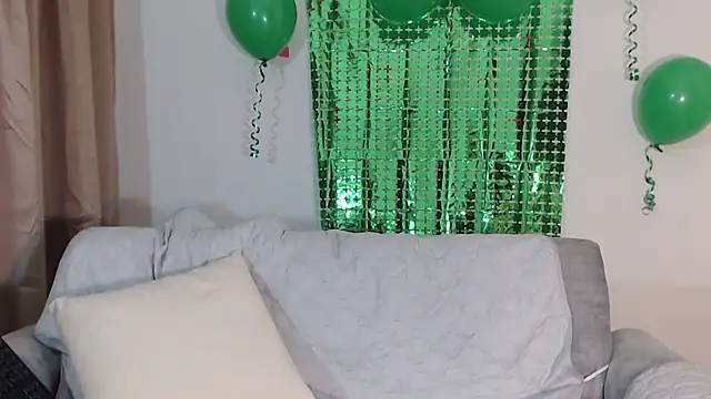 Maia W10 online show from 03-17-25, 03:50