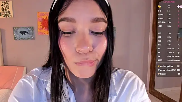 Maia W10 online show from 04-19-26, 06:10