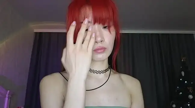 Snapshot of E_v_E_ chatting on 12-15-24, 04:29 E v E  online show from 12-15-24, 04:29