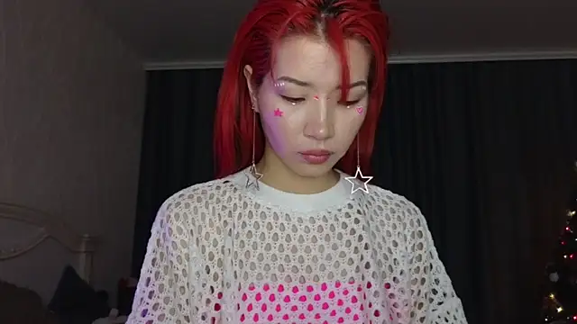 Snapshot of E_v_E_ chatting on 12-18-24, 09:36 E v E  online show from 12-18-24, 09:36