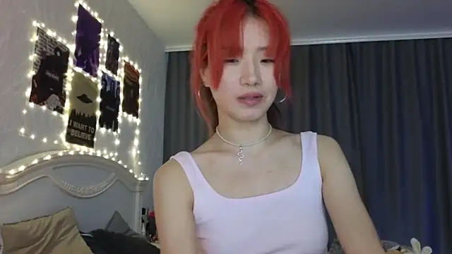 Snapshot of E_v_E_ chatting on 12-30-24, 08:32 E v E  online show from 12-30-24, 08:32