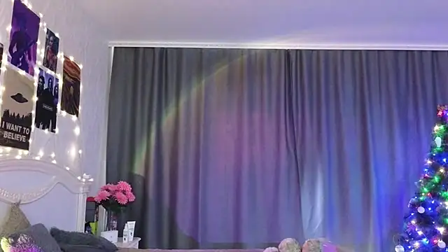 Snapshot of E_v_E_ chatting on 01-16-25, 04:07 E v E  online show from 01-16-25, 04:07