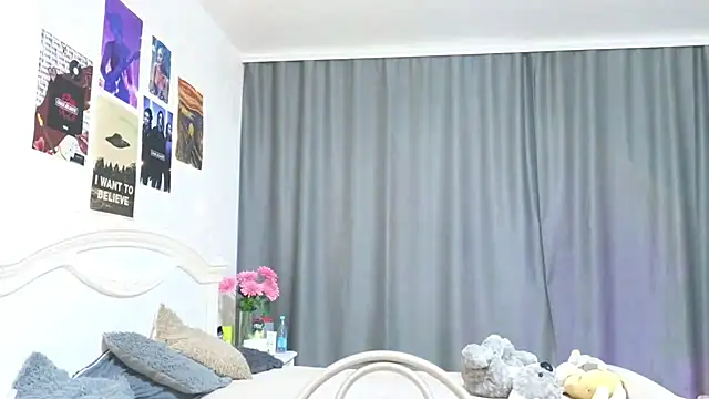 Snapshot of E_v_E_ chatting on 01-25-25, 07:49 E v E  online show from 01-25-25, 07:49