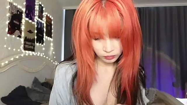 Snapshot of E_v_E_ chatting on 02-18-25, 06:15 E v E  online show from 02-18-25, 06:15