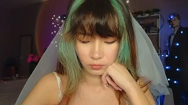 Snapshot of E_v_E_ chatting on 11-03-25, 06:36 E v E  online show from 11-03-25, 06:36