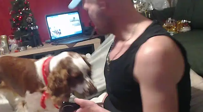 Snapshot of mikeythebestsucker chatting on 12-21-24, 01:42 mikeythebestsucker online show from 12-21-24, 01:42