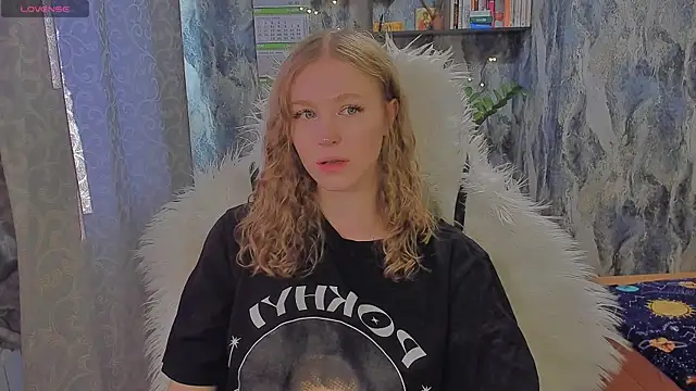 Snapshot of JuxxxsyBunx chatting on 09-30-25, 11:15 JuxxxsyBunx online show from 09-30-25, 11:15