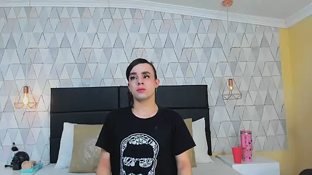 JustinePerry online show from 12-17-25, 07:47