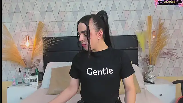 JustinePerry online show from 02-18-26, 04:19