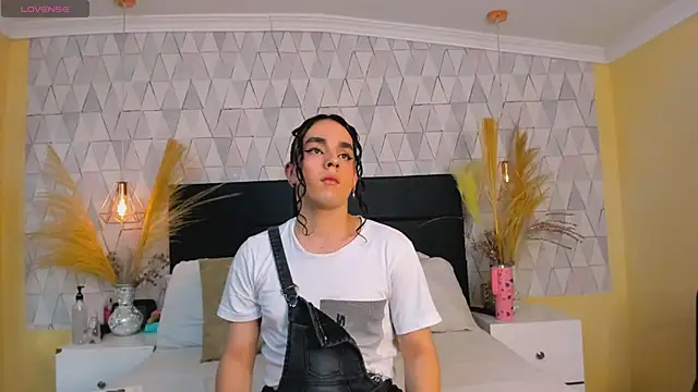 JustinePerry online show from 02-20-26, 03:58