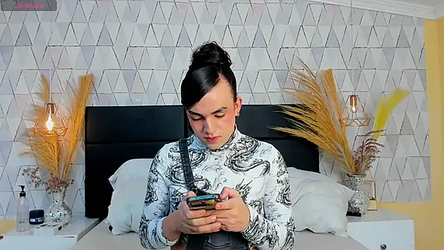 JustinePerry online show from 03-26-26, 04:07