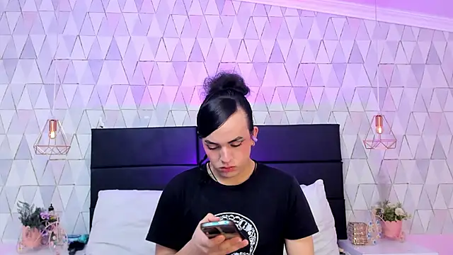 JustinePerry online show from 04-25-26, 03:42