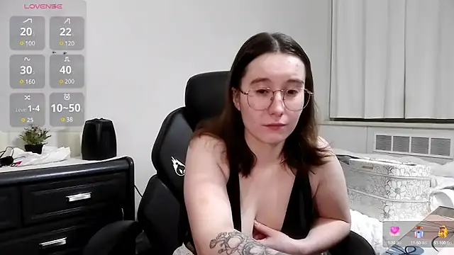 Snapshot of Kinkycouple1789 chatting on 12-27-24, 09:06 Kinkycouple1789 online show from 12-27-24, 09:06