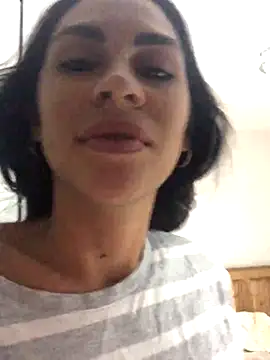 Snapshot of hotroommates chatting on 11-12-25, 03:18 hotroommates online show from 11-12-25, 03:18