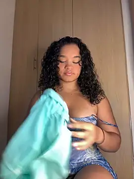 Lucy wilson5 online show from 02-06-25, 04:21