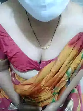 Snapshot of aliseanu chatting on 12-21-24, 10:06 aliseanu online show from 12-21-24, 10:06