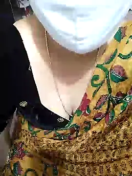 Snapshot of aliseanu chatting on 01-05-25, 12:53 aliseanu online show from 01-05-25, 12:53