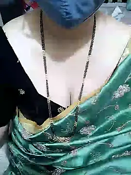 Snapshot of aliseanu chatting on 01-19-25, 02:15 aliseanu online show from 01-19-25, 02:15