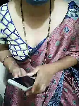 Snapshot of aliseanu chatting on 02-06-25, 01:38 aliseanu online show from 02-06-25, 01:38