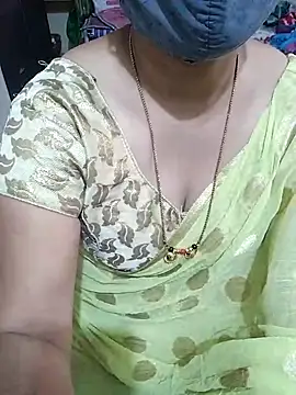 Snapshot of aliseanu chatting on 02-14-25, 04:37 aliseanu online show from 02-14-25, 04:37