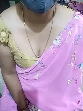 Snapshot of aliseanu chatting on 02-18-25, 10:05 aliseanu online show from 02-18-25, 10:05