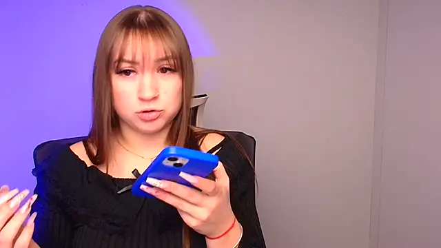 Snapshot of Evelina_GG chatting on 12-25-24, 06:41 Evelina GG online show from 12-25-24, 06:41