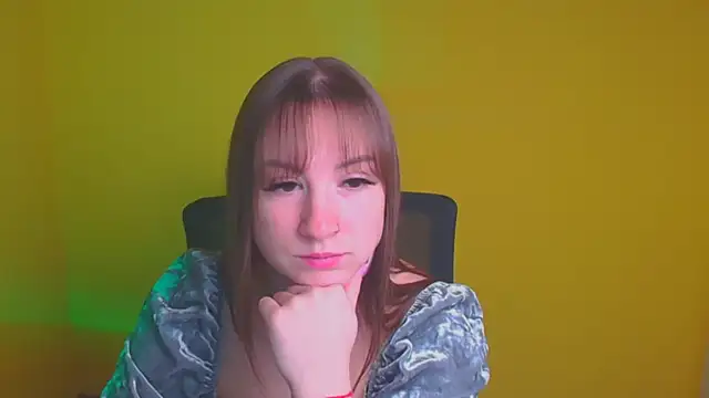 Snapshot of Evelina_GG chatting on 01-17-25, 03:43 Evelina GG online show from 01-17-25, 03:43
