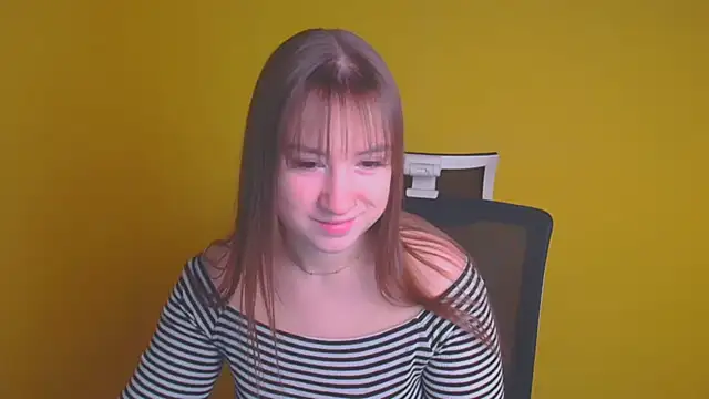 Snapshot of Evelina_GG chatting on 02-05-25, 06:35 Evelina GG online show from 02-05-25, 06:35