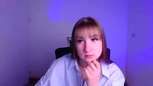 Snapshot of Evelina_GG chatting on 02-10-25, 10:09 Evelina GG online show from 02-10-25, 10:09