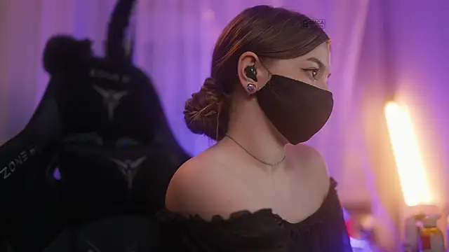 Snapshot of aarimass chatting on 02-28-25, 11:45 aarimass online show from 02-28-25, 11:45