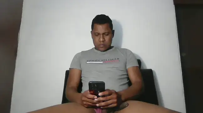 Snapshot of latinblack01 chatting on 02-11-25, 05:05 latinblack01 online show from 02-11-25, 05:05