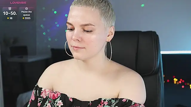 LikaBerry1 online show from 02-25-25, 07:58