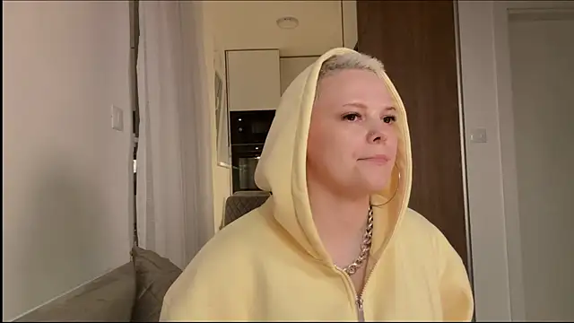 LikaBerry1 online show from 04-20-26, 05:48