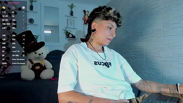 ZuryRamirez  online show from 09-10-25, 07:25