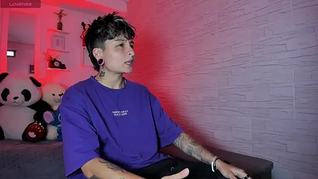 ZuryRamirez  online show from 09-18-25, 07:38