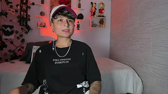 ZuryRamirez  online show from 10-24-25, 09:11