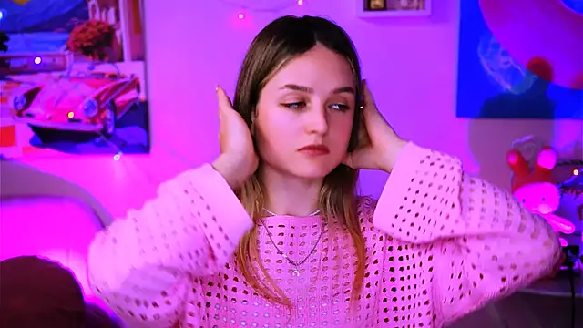 Snapshot of DeboraLarson chatting on 01-29-25, 10:58 DeboraLarson online show from 01-29-25, 10:58