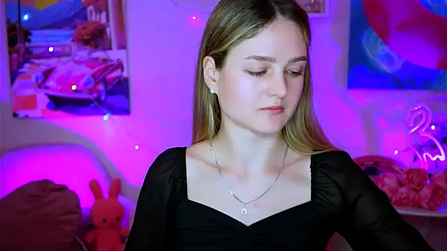 Snapshot of DeboraLarson chatting on 02-13-25, 08:06 DeboraLarson online show from 02-13-25, 08:06